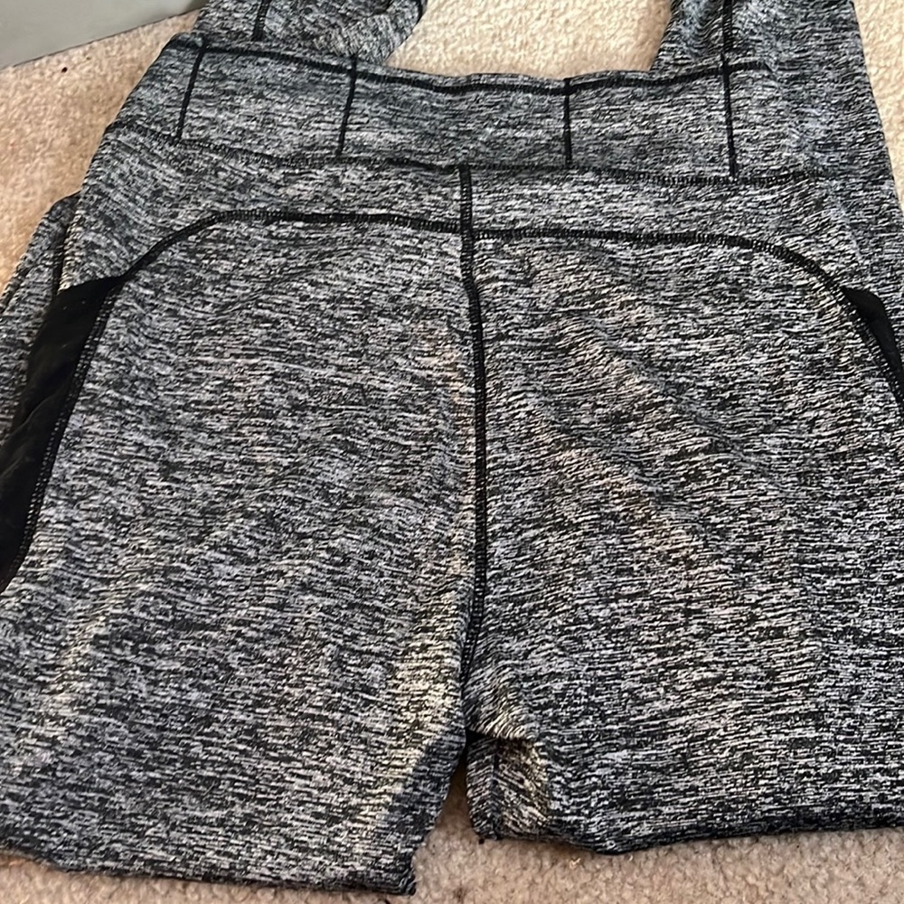 gray leggings